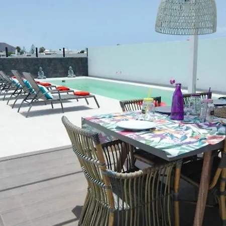 In Playa Blanca Sleeps 6 Includes Swimming Pool And Air Con 8 Βίλα Πλάγια Μπλάνκα